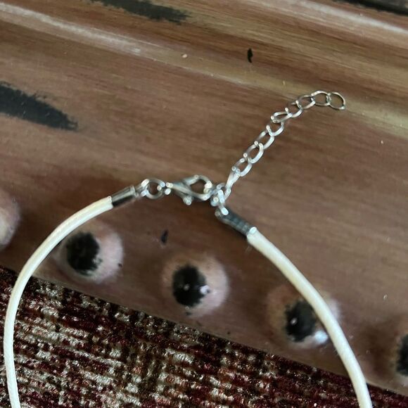 HANDCRAFTED Painted Pendant Necklace - Picture 3 of 3